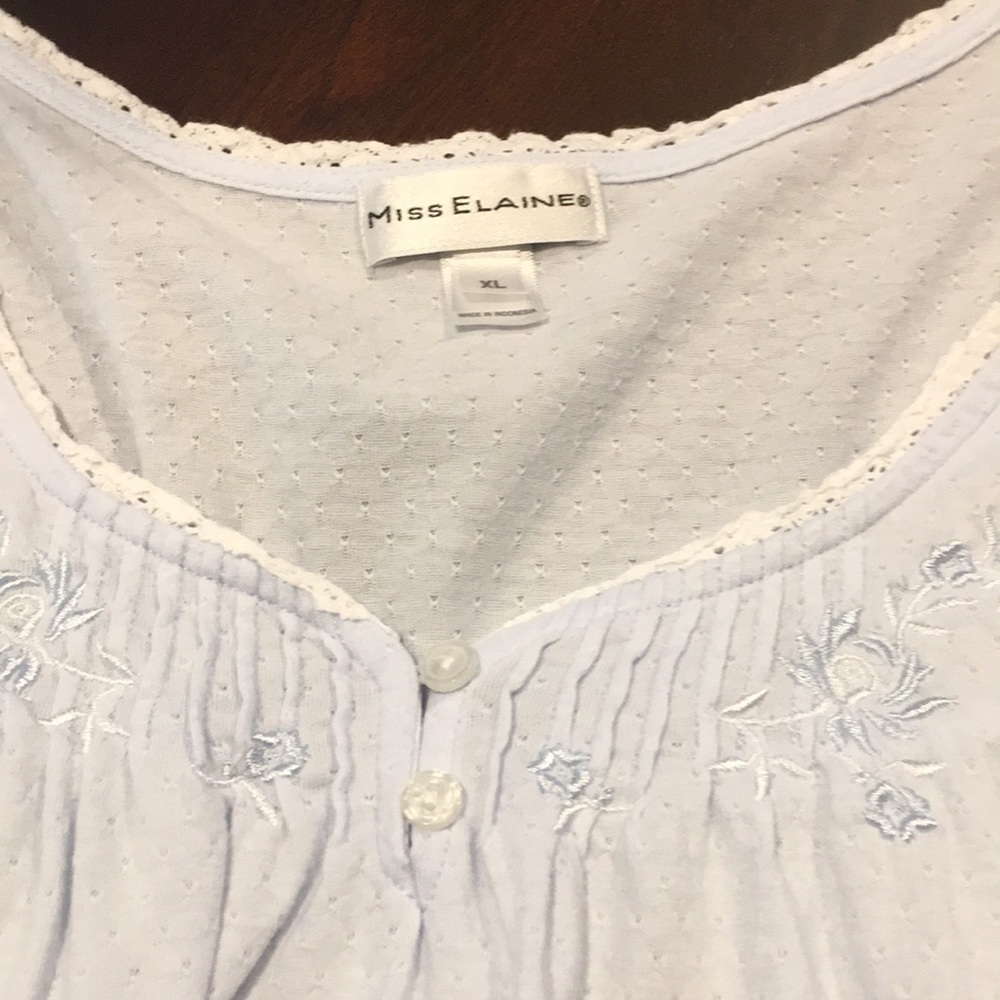 Miss Elaine nightgown XL